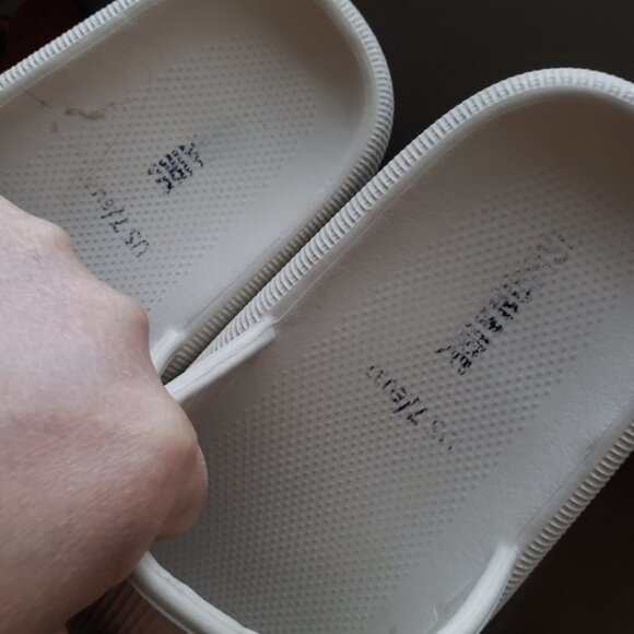 5 With A Bundle Womens Beige Slide Sandals - Picture 2 of 7